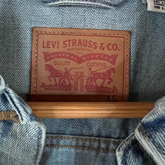 Levi’s jean jacket - Picture 3 of 3